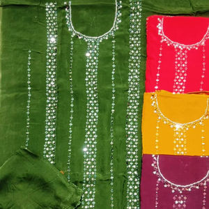 Costumes indiens de créateur modernes non cousus brodés à la main pour femmes pour les fêtes de style traditionnel - Product Image 1