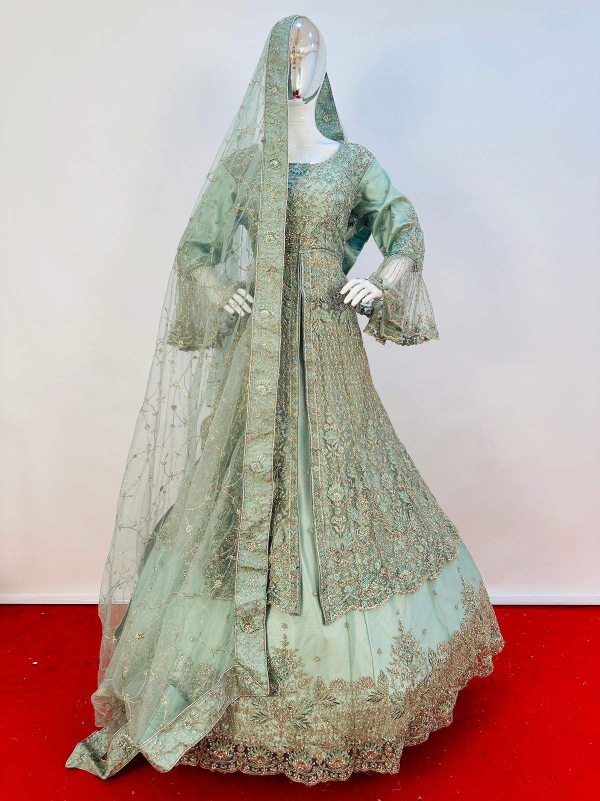 ชมพู, ขาว, เทอร์ควอยซ์, เขียว, ฟ้า, ม่วง, แดง, มอร์พิช