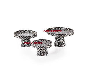 Juego de tres soportes para servir pasteles de forma redonda en madera y soporte para pasteles de nácar para uso doméstico en utensilios de cocina - Product Image 1