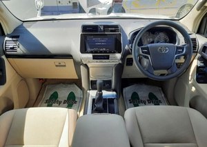 Voiture d'occasion de qualité et abordable, Toyota Prado 2020, conduite à droite - Product Image 2