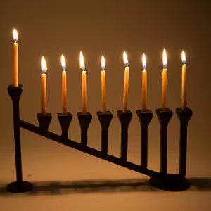 Bougeoir Menorah élégant en métal traditionnel Judaica Hanukkah sept branches pour la décoration intérieure par décor impex - Product Image 4