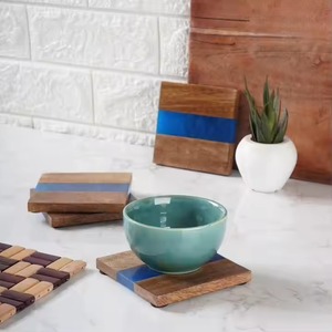 Set de sous-verres époxy Artisan Grain de bois naturel avec une torsion moderne Parfait pour les cadeaux - Product Image 4