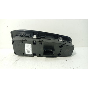 แผงปุ่มด้านหน้าซ้ายบีเอ็มดับเบิลยู ซีรีส์ 1 F40 61317950751 B37C15A (19>) - Product Image 3