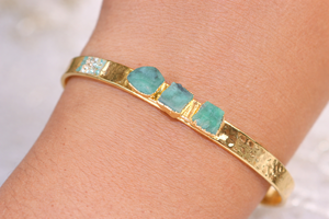 Brazalete de Esmeralda Natural en Bruto, Brazalete Chapado en Oro de 18k, Brazalete de Piedra de Nacimiento de Mayo - Product Image 5