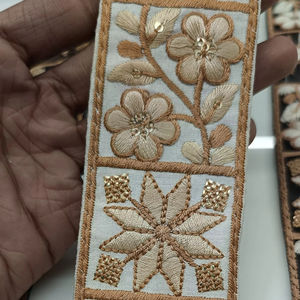 ลูกไม้ปักลายดอกไม้ที่ละเอียดอ่อนสำหรับทำชุดเดรส Product_genre พรีเมี่ยม - Product Image 1