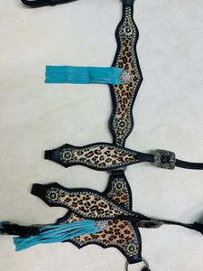 Ensemble de sellerie en cuir occidental pour chevaux, pour le barrel racing, le roping et l'équitation en randonnée, disponible au prix d'usine - Product Image 4