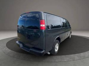 Autos usados baratos en venta, Chevrolet Express LS 2500 2017, furgoneta de pasajeros de 3 puertas. - Product Image 2