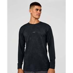 เสื้อยืดแขนยาวทรงโอเวอร์ไซส์สีดำ พร้อมโลโก้ด้านหน้าแบบวอช - Product Image 1