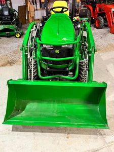 Mini tracteur John Deer 1025R avec tondeuse et chargeur 120R de haute qualité 99% nouveau pour le roulement de composants de base de travail agricole dans le monde entier - Product Image 3