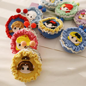 Sac à bandoulière mini exquis fait main au crochet, motif dessin animé, porte-monnaie en fil tricoté avec fermoir, en coton, à ouverture facile, Acki - Product Image 2