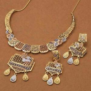 Colliers courts plaqués or à trois tons en gros, ensemble de colliers à trois tons, ensemble de bijoux tricolores, ensemble de colliers en or multicolores - Product Image 1