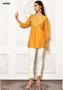 Última Moda en Blusas Cortas Tipo Túnica de Mezcla de Viscosa, Opción de Compra al por Mayor y al Detal Directamente de Fábrica, Venta Rápida - Product Image 4