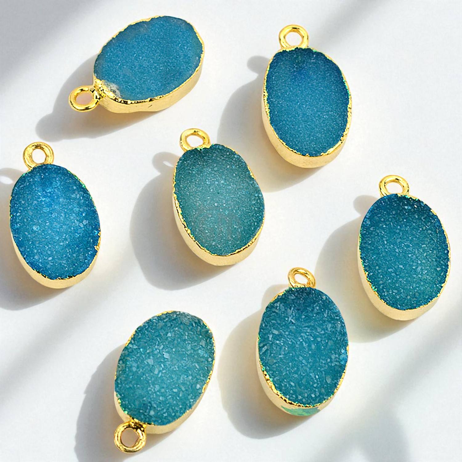 แสงทะเลสีฟ้า druzy