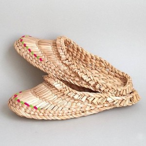 Zapatillas de playa naturales hechas a mano para mujer, zapatillas de jacinto de agua de todos los tamaños, logotipo personalizado - Product Image 1