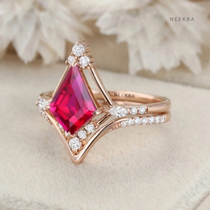 Juego de anillos de compromiso de rubí cortado con cometa con anillo de boda de contorno Anillos de rubí fino de plata 925 hechos a mano en la India - Product Image 2