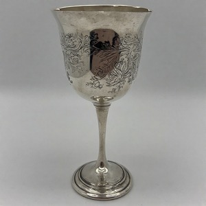 HallowedCup Glory santificado Cáliz de vino vintage Copa de latón religioso adornado Ideal para altares de iglesia y ofrendas espirituales - Product Image 2