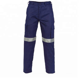 Pantalons de travail pour hommes avec tissu durable Protection des genoux Parfait pour les chantiers de construction Pantalons de travail de haute qualité pour hommes - Product Image 2