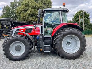 Tractor Agrícola Mahindra 4x4 Usado de Alta Calidad con Motor Kohler de 100HP y Garantía de 5+ Años para Agricultura - Product Image 3