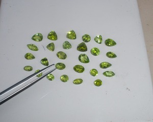 Piedras Preciosas Sueltas de Peridoto Verde Natural Certificado de Grado AA, Mezcla de Gemas con Descuento, Piedra de Nacimiento de Agosto para Joyería - Gemas Mehrajudin - Product Image 3