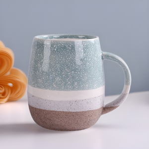 Tasse en céramique élégante avec couvercle parfaite pour le thé, le café et les boissons chaudes - Product Image 4