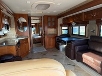 Camping-car d'occasion 2010 C-O-U-N-T-R-Y RV C-O-A-C-H INSPIRE 360 VENICE disponible à la vente