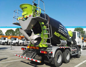 Camión mezclador de concreto ZOOMLION 8X4 usado de buena calidad y excelente rendimiento a la venta - Product Image 4