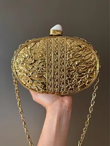 Pochette en nacre au design unique avec travail en métal Meilleur sac à main fait main pour femme pour une occasion spéciale à bas prix - Product Image 4