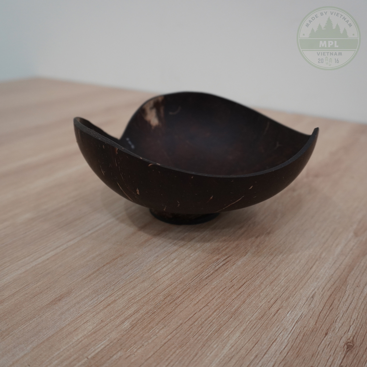 สีน้ำตาลเข้ม