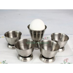 Moderno Soporte para Huevos en Latón Fundido Color Dorado, Calidad Exclusiva a Precios Asequibles - Product Image 3