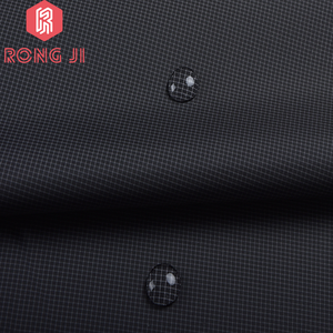 <span class=keywords><strong>Tissu</strong></span> imperméable en PVC teint en fil 100% polyester, épaisseur 0,18 mm, fonction personnalisée, <span class=keywords><strong>pour</strong></span> imperméable - Product Image 2