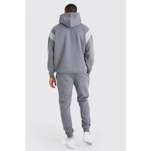 Sudadera con Capucha para Hombre, Color Gris Sólido con Paneles Grises Claros en Contraste, Logotipo Personalizado, Marca Privada OEM Trackstar - Product Image 2