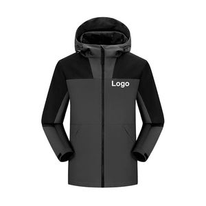 Veste Softshell Unisexe Noire pour l'Extérieur avec Fermeture Éclair Avant, Logo Personnalisé, Design Moderne et Élégant, Toile Imperméable, Vêtement d'Équipe - Product Image 1