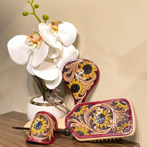 Exclusivo diseñador de la vendimia Tooled Leather Travel Vanity Sets Of Bamboo Paddle Hairbrush Leather Hand Mirror & Hair Barrettes - Product Image 1