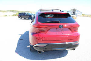 Toyota Venza Nightshade Edition 2023 USADO EN EXCELENTES CONDICIONES - Product Image 2