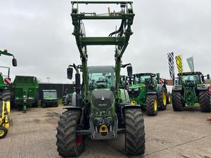 รถแทรกเตอร์ฟีนด์ท 516 วาริโอ ขับเคลื่อน 4 ล้อ ระบบ CVT กำลัง 140 แรงม้า เครื่องยนต์ดอยซ์ พร้อมเกียร์ ปั๊ม รับประกัน 2 ปี สำหรับใช้งานในฟาร์ม ผลิตในสหรัฐอเมริกา พร้อมใช้งาน - Product Image 3