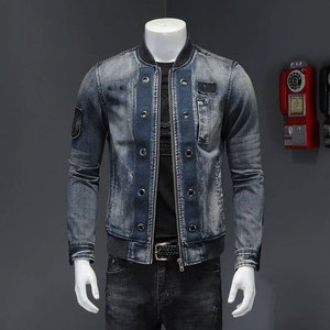 Veste en jean pour homme surdimensionnée déchirée de style streetwear, imprimée, en denim délavé, en gros, de qualité supérieure - Product Image 4