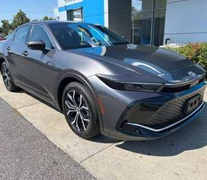 Nouveau SUV hybride turbo Crown XLE AWD gris 2024, automatique, avec toit ouvrant panoramique, démarrage à distance, sièges en cuir et pack technologique - Product Image 1