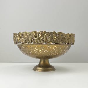 ชามผลไม้ทองเหลืองมีฐานส่วนขององุ่นและเถาวัลย์ไม้ Design1970s หรูหราขนาดกลางศตวรรษที่บ้านในฟาร์มของขวัญจากไร่สไตล์โบฮีเมียน - Product Image 2