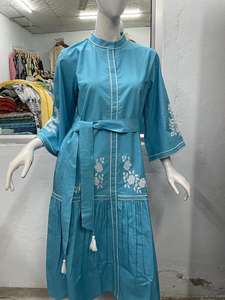 เดรสชายหาดสไตล์โบฮีเมียนยาวปักลายแขนทรัมเป็ตคอวีแยกเอว-100% ผ้าฝ้ายทอทรงหลวมพอดีตัว - Product Image 2