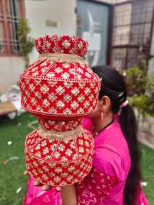 {"defaultLocale":null,"langAndValueMap":{"es_ES":{"autoTranslate":true,"value":"Ghadoli Decorativo Indio Punjabi, Ollas Jaggo, Matka de la Cultura Rajasthaní India, Matka Roja, Kalash Decorativo, Kalash para Pooja","translateEngineVersion":"AE_TRANS"}}} - Product Image 4