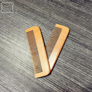 2025 gros dégradable bambou en bois cheveux peigne brosse large dent peigne pour cheveux avec logo - Product Image 4