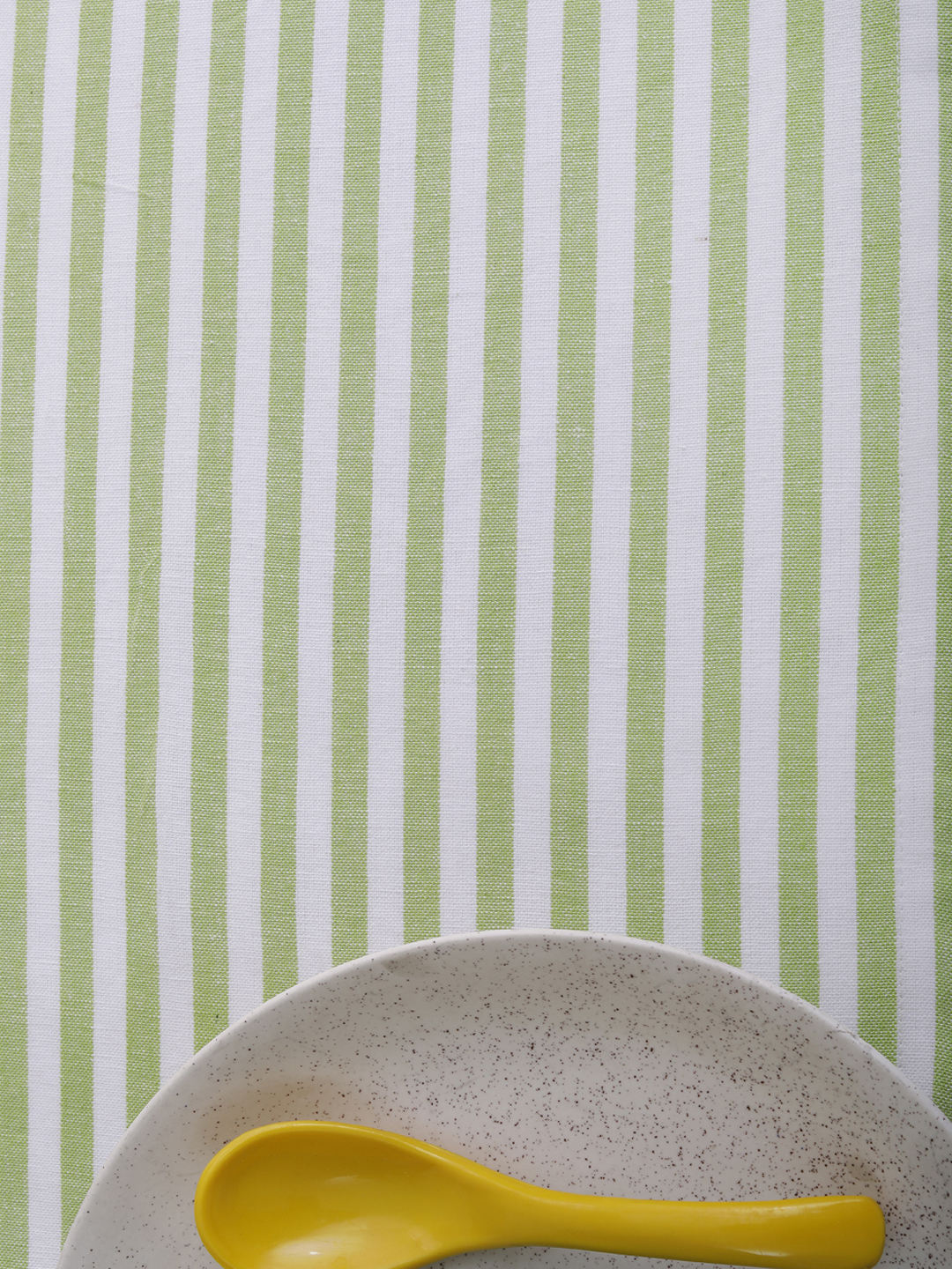 สีเขียว