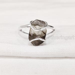 Bague pour femme en argent sterling 925, avec pierre précieuse naturelle brute de quartz fumé, pierre de naissance, anneau en fil, cadeau d'anniversaire, bijoux faits à la main - Product Image 5