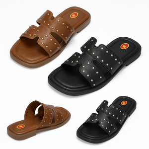 Ciabatte Estive Personalizzabili da Donna <span class=keywords><strong>con</strong></span> <span class=keywords><strong>Borchie</strong></span>, <span class=keywords><strong>Sandali</strong></span> Piatti <span class=keywords><strong>con</strong></span> Punta Quadrata in PU, Chiusura Slip-On, Servizio OEM/ODM - Product Image 3