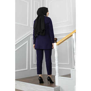 Conjunto de Hiyab Azul Marino con Detalle de Botones, Cuello con Pañuelo y Adornos Elegantes - Product Image 4