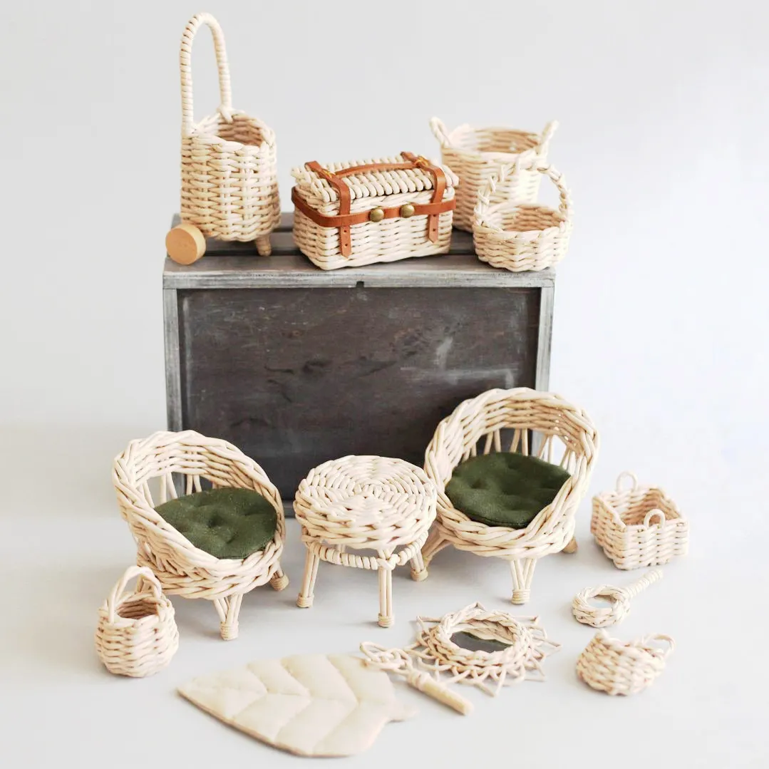 Nueva colección de mini artículos de ratán hechos a mano para muñecas, casa de muñecas de mimbre natural, muebles en miniatura, juguetes para niños y bebés