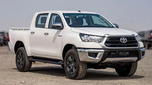 Toyota Hilux 2025, Opción Media, Gasolina 2.7, Motor de 164 hp, Control de Clima Automático, Sistema de Infoentretenimiento con Pantalla Táctil de 8 Pulgadas - Product Image 2