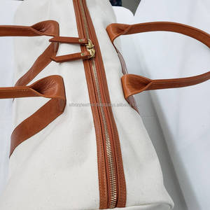Vente en gros de sacs de sport en toile blanche en cuir véritable de luxe faits à la main sac polochon de sport week-end décontracté pour les affaires et le week-end - Product Image 2
