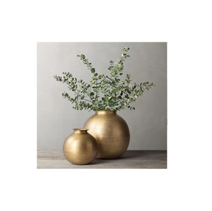 Hot Sale Cast Aluminum Flower <b>Vases</b> With Golden Glossy Finishing Etching Design Home Interior Tabletop Decor Metal Vessel - Product Image 4