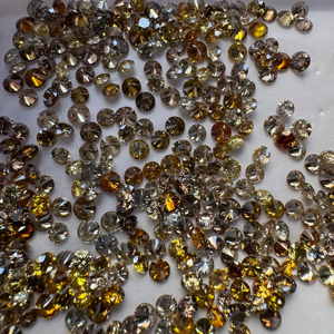 Diamante facetado suelto redondo elegante de 2-2,5mm natural listo para enviar - Product Image 1